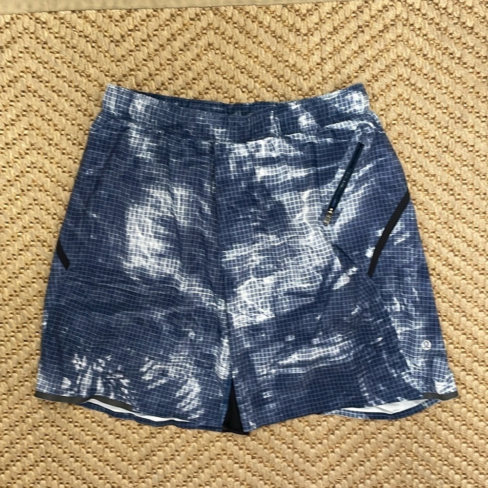 Lululemon - Athletic Shorts - Blue / White - M